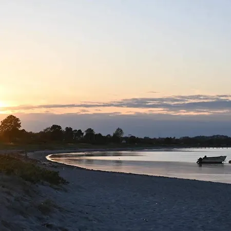 5 Person In ميدِلفارت